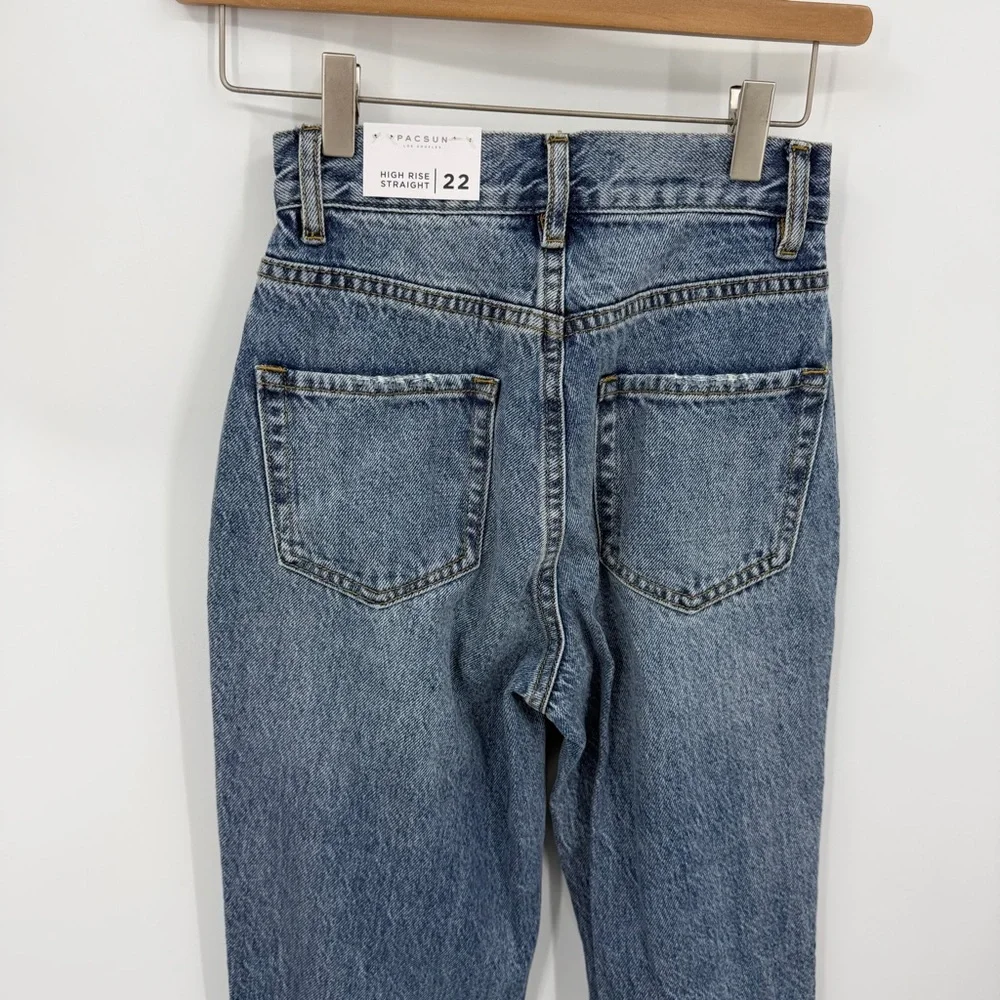 PacSun questions leave